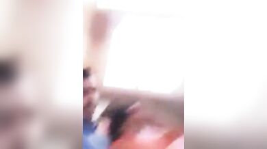 अपनी खूबसूरत कजिन सिस्टर के मुलायम बूब्स सहलाकर चूसता भाई