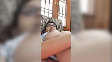 गुलाबी चूत वाली दो देसी लडकियों का हस्तमैथुन वीडियो