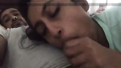 भाभी बोली कितना मोटा लंड हैं ये चूसा भी नहीं जाता!