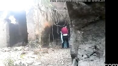 चुदाई करते इंडियन कपल्स को चुपचाप मोबाईल कैमरे से फिल्माया