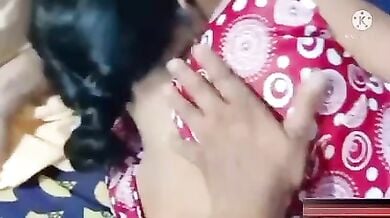 पलंग पर सोयी भाभी का इंडियन बुर चुदाई वीडियो