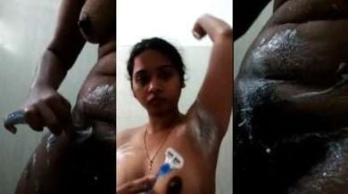 संडे के दिन नहाते वक्त दीदी ने चलाया अपनी चूत पर उस्तरा