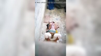 पाकिस्तानी लड़की सायरा को अपने आशिक से चुदते हुए चुपचाप फिल्माया