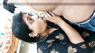 मल्लू भाभी ने ज़ोमेटो बॉय का लंड सक किया