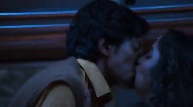 गाँव की छोरी रानी की चलती बस में चुदाई