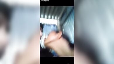 अलग अलग जगहों पर रोमांस चुदाई करता प्रेमी जोड़ा
