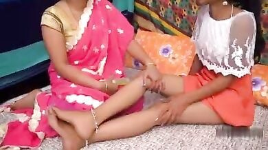 ननंद को बॉयफ्रेंड से चुदवाया छिनाल भाभी ने