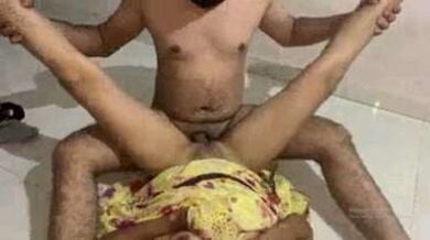 कामवाली ने मालिक से चुगली की, “मेमसाहब किसी और से चुदवाती हैं!”