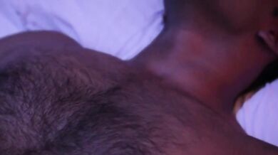 सेक्सी इंडियन स्टेप मॉम को याद करके मुठ मारता बेटा