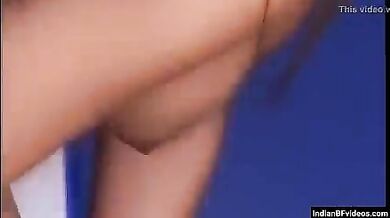 स्लिम फिगर, ब्यूटीफुल इंडियन गर्ल का न्यूड़ शो!