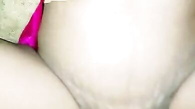 ओडिया आंटी ने लंड हिला के अपनी चिकनी चुत में डलवा लिया