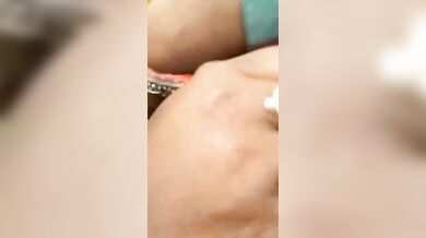 देहाती राजस्थानी औरत की गांव वाले ने खेत में की चुदाई