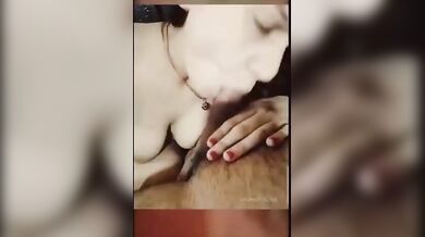 हॉट बिहारी भाभी का लंड चूस और चुचियों से खेलने का वीडियो