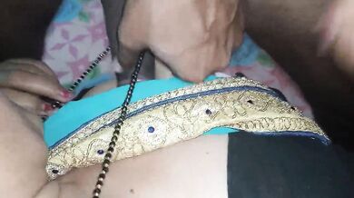 मंगलसूत्रवाली आंटी का बूब्स फकिंग और सकिंग वीडियो