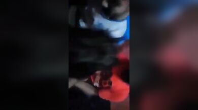 आदमी ने अपनी बीवी को लफंगे दोस्तों के सामने नंगी नचवाया