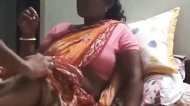 साउथ इंडियन कामवाली की चूत चाटी उसके मालिक ने