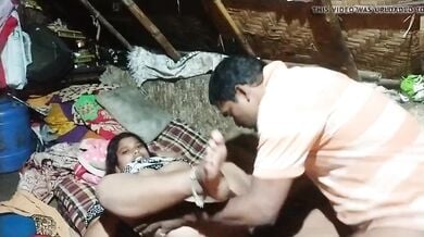 देसी भाभी की चूत पर चूम्मा दिया भैया ने सेक्स सेल्फी में