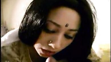 इंडियन लेड़ी की चिकनी चूत तेल लगाकर चोद डाली!