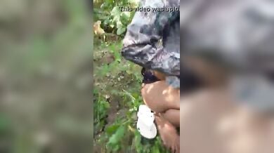 खेत में चुदाई के लिए कपड़े उतारकर नंगी हुई नजमा दीदी