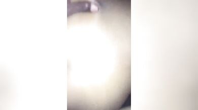 गर्लफ्रेंड की चूत डॉगीस्टाइल चोदकर उसके चेहरे पर गिराई क्रीम