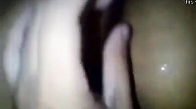 अपनी बीवी की काली, मोटी चूत का गुलाबी भोसड़ा पति ने खोलकर दिखाया