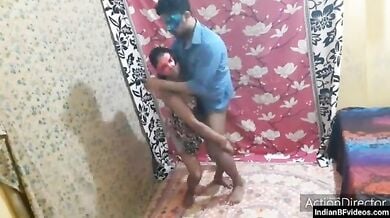 अपने बॉयफ्रेंड को उठाकर उसका लंड हिलाती लड़की