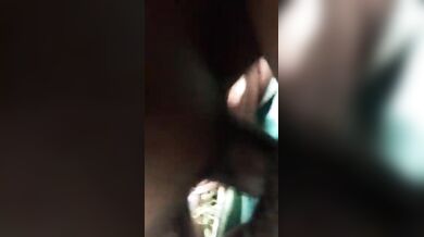 गाँव की भोली आंटी को बहका के चोदा और चोदने का वीडियो बनाया