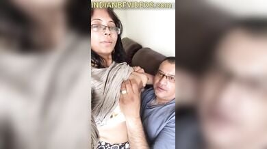 अमरिका में मजे करते हुए पटेल कपल का सेक्सी वीडियो