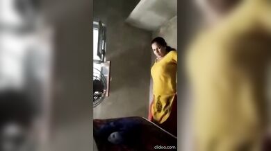 ५ इंडियन घरेलू औरतों औऱ लड़कियों ने दिखाए अपने बड़े बड़े बूब्स