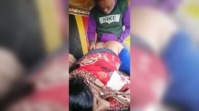 ट्रक ड्राइवर ने बीच सड़क केबिन में चोदी रोड साइड रंडी