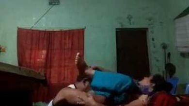 किरायेदार अंकल ने आंटी की चूत चाट के चोदा उसे