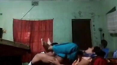 किरायेदार अंकल ने आंटी की चूत चाट के चोदा उसे