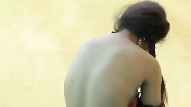 घाघरा चोली उतारकर नंगा बदन दिखाती खूबसूरत गुजराती छोकरी