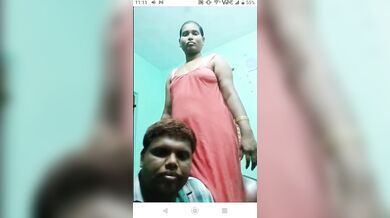 तेलुगु वाइफ एचडी वेबकेम पर न्यूड बॉडी दिखा रही हैं