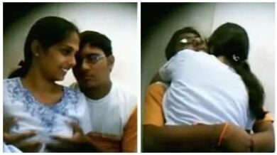 सायबर कैफ़े में चुदाई करते देसी लवर्स हुए स्पाई कैम में कैद