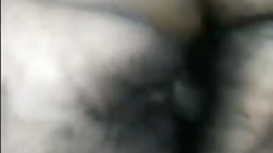 अंगूठे से चूत का दाना घिसते हुए की चुदाई