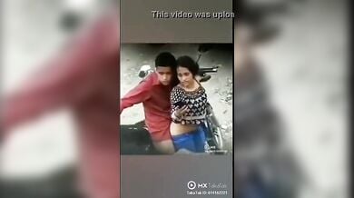 इंडियन लवर्स की आउटडोर चुदाई का बना वायरल एम एम एस