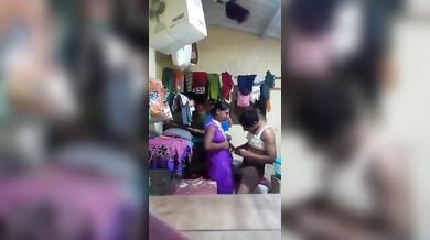 पड़ोसवाले की बीवी को चुपके से घर में बुलाकर चोदा