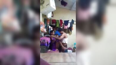 पड़ोसवाले की बीवी को चुपके से घर में बुलाकर चोदा