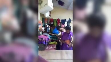 पड़ोसवाले की बीवी को चुपके से घर में बुलाकर चोदा