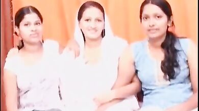 अस्मा, संजना और रेश्मा का हॉट थ्रीसम लेस्बियन सेक्स!