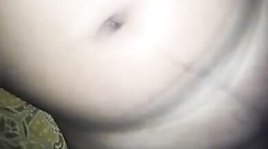 नग्न होने से शर्मसार हुई साली की चुदाई करता जीजा