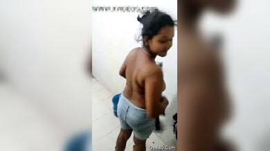 पपीते जैसे बूब्स वाली कन्नडा गर्लफ्रैंड के साथ हॉट स्मूचिंग