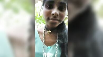 तेलुगु देहाती लड़की ने लंड हाथ में पकड़कर चूत में डाला