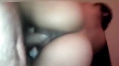 मस्त गर्लफ्रेंड को पेरेंट्स के जाने के बाद चोदा कमरे पर