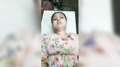 दोस्त की बीवी चोदता आदमी बोला, “जल्दी निकलवा दोगी तुम मेरा.”