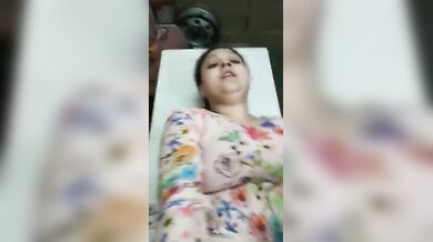 दोस्त की बीवी चोदता आदमी बोला, “जल्दी निकलवा दोगी तुम मेरा.”