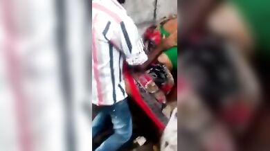 मुंबई कामाठीपूरा वाली रंडी की बीच सड़क चुदाई