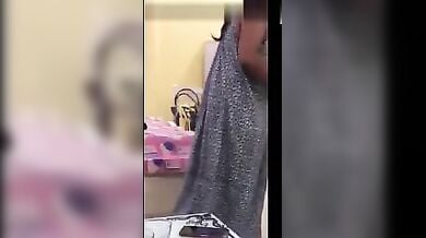 नंगी नाचती बड़े बूब्स वाली सेक्सी भाभियाँ