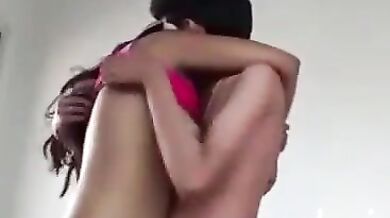 इंडियन लवर्स का खड़े खड़े हॉट चुदाई रोमांस